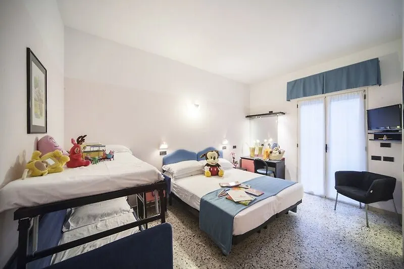 Hotel Levante Римини